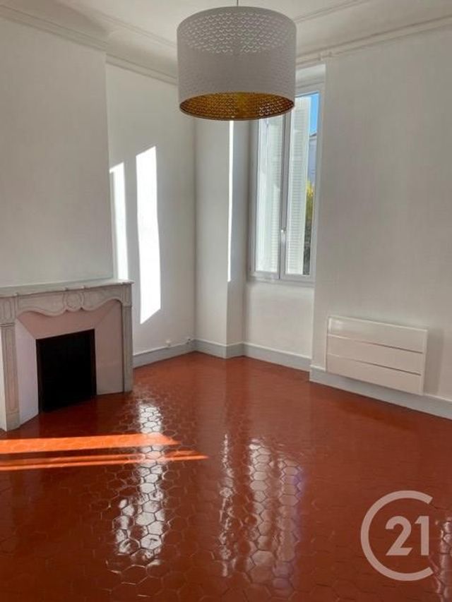 Appartement F4 à louer - 4 pièces - 83.7 m2 - MARSEILLE - 13005 - PROVENCE-ALPES-COTE-D-AZUR - Century 21 Longchamp Immobilier